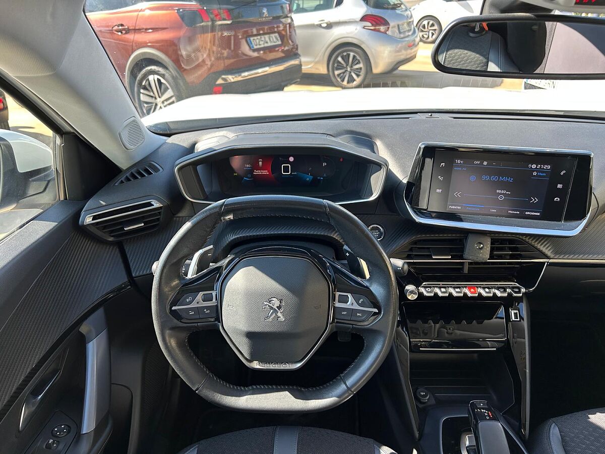 PEUGEOT 2008 ALLURE 1.2 E-THP AUTO SPANISH LHD IN SPAIN 39000 MILES SUPERB 2020